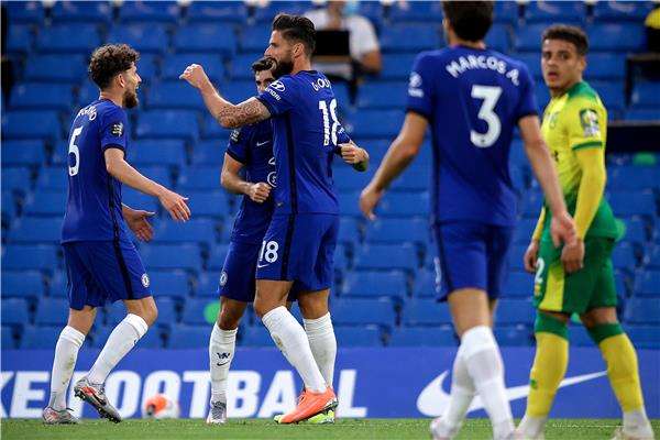 جيرو يحتفل بهدفه