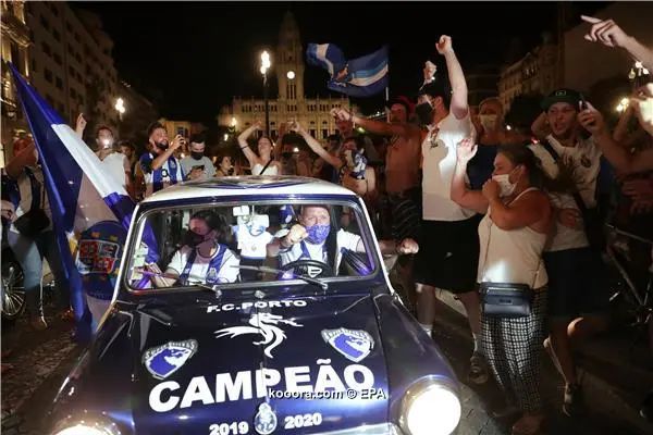 ?i=epa%2fsoccer%2f2020-07%2f2020-07-15%2f2020-07-15-08548676_epa