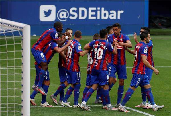 لاعبو إيبار 