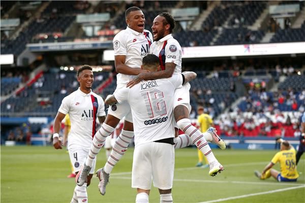 لاعبو باريس سان جيرمان