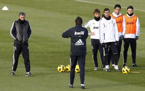 2010-12-01t135322z_01_aco03_rtridsp_3_soccer_reuters