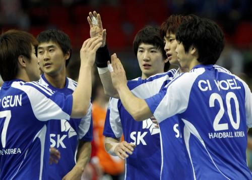 2011-01-202011-01-20t165446z_01_hnd620_rtridsp_3_handball_reuters