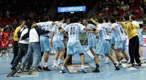2011-01-202011-01-20t190355z_01_hnd328_rtridsp_3_handball_reuters