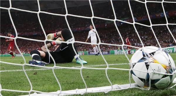 كاريوس بعد الهدف الثالث للريال