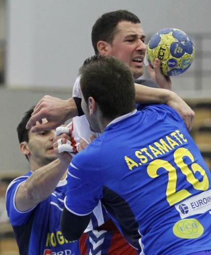 2011-01-202011-01-20t204158z_01_hnd121_rtridsp_3_handball_reuters