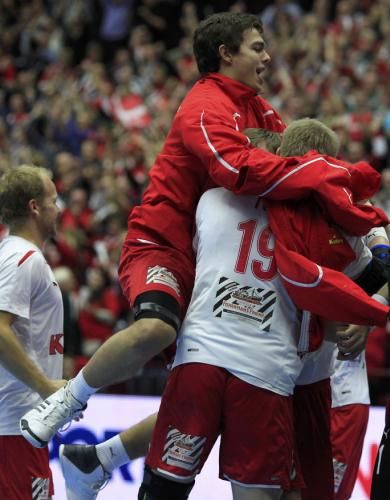 2011-01-202011-01-20t234747z_01_hnd148_rtridsp_3_handball_reuters