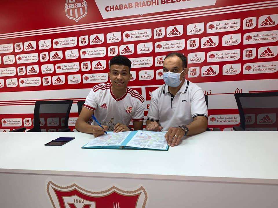 من مراسم التوقيع