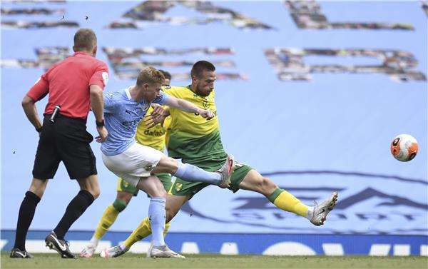 دي بروين في لقاء نورويتش