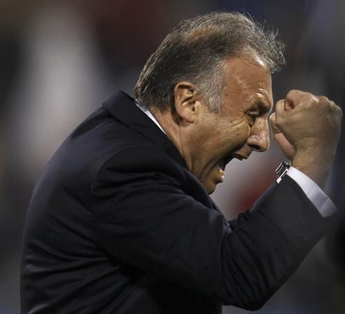 2011-01-212011-01-21t154717z_01_ac255_rtridsp_3_soccer-asian_reuters