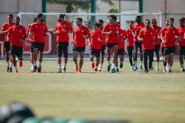 لاعبو الأهلي