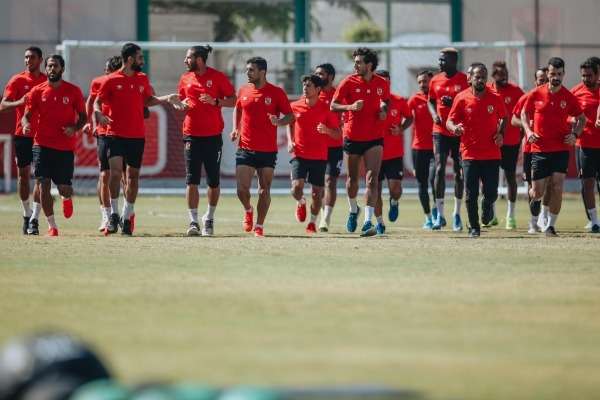 لاعبو الأهلي