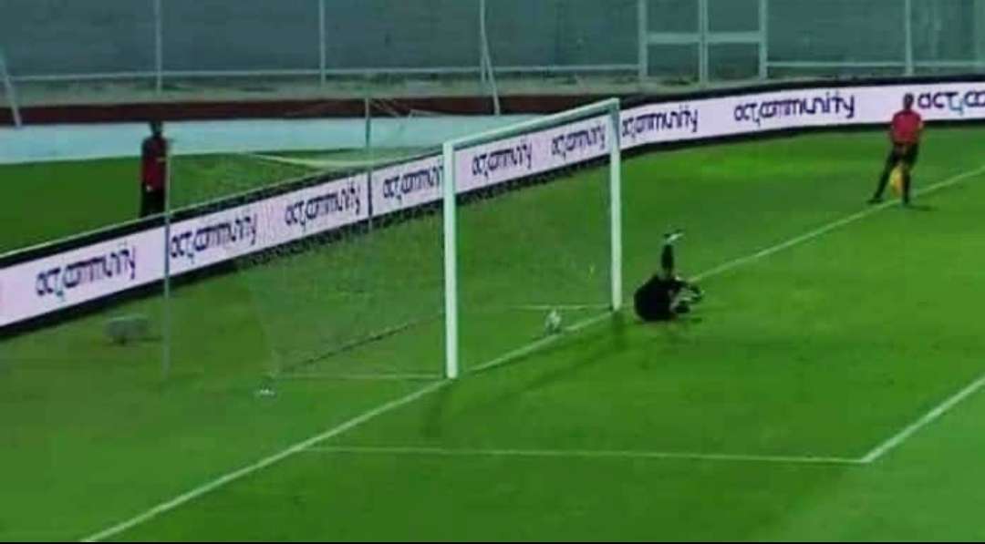 لقطة من المباراة 