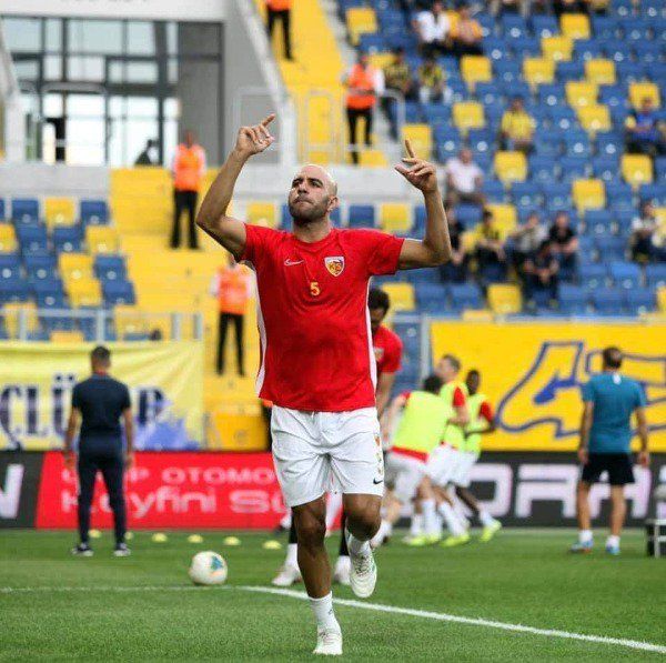 أيمن عبد النور