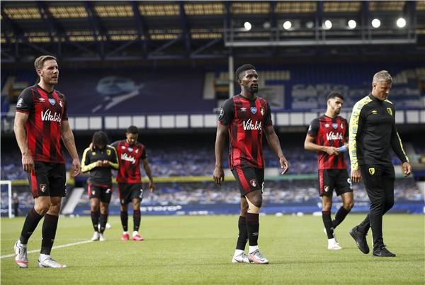 لاعبو بورنموث 