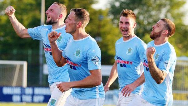 لاعبو باليمينا