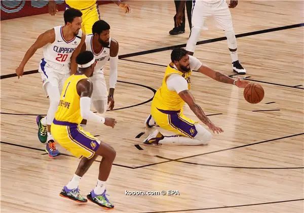 ?i=epa%2fbasketball%2f2020-07%2f2020-07-31-08575725_epa