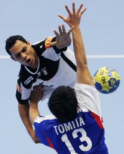 2011-01-222011-01-22t143636z_01_thr05_rtridsp_3_handball_reuters