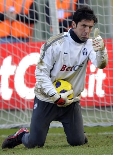 2011-01-162011-01-16t152800z_01_sre302_rtridsp_3_soccer-italy_reuters