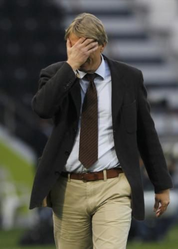 2011-01-222011-01-22t134642z_01_ac307_rtridsp_3_soccer-asian_reuters