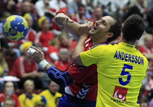 2011-01-222011-01-22t183021z_01_hnd112_rtridsp_3_handball_reuters