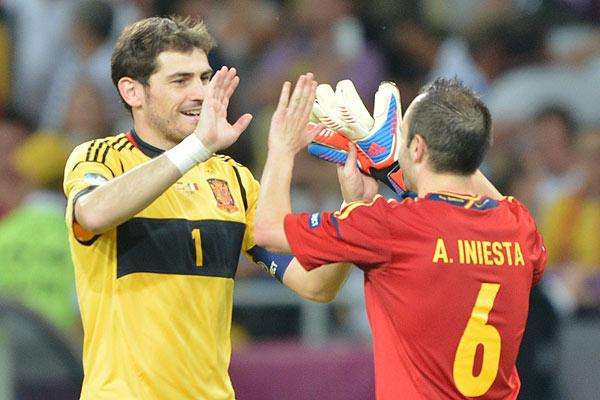 إنييستا وكاسياس 