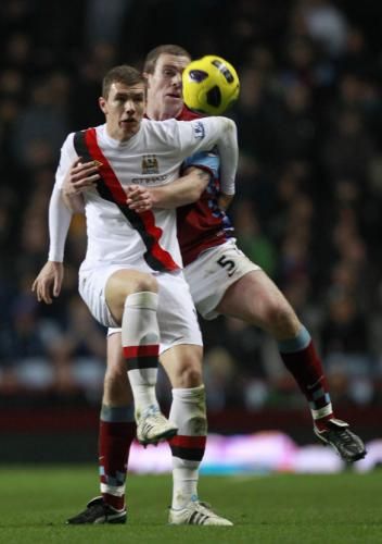 2011-01-222011-01-22t194241z_01_edy06_rtridsp_3_soccer-england_reuters