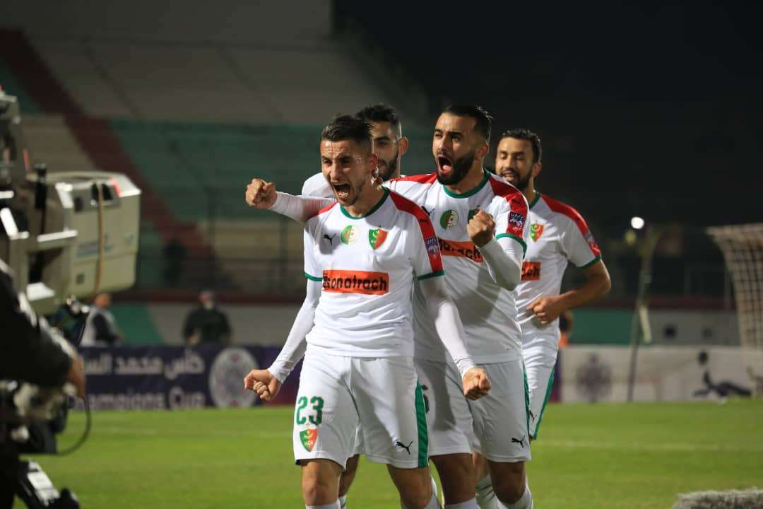 لاعبو مولودية الجزائر