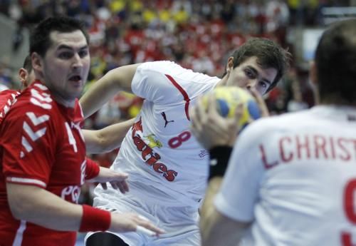 2011-01-222011-01-22t201250z_01_hnd130_rtridsp_3_handball_reuters