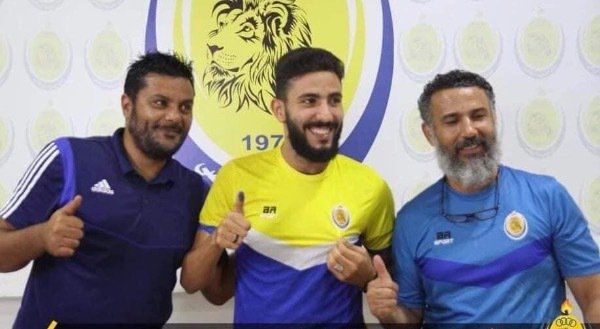 جانب من التوقيع