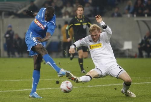 2010-12-21t203009z_01_ad14_rtridsp_3_soccer-germany_reuters