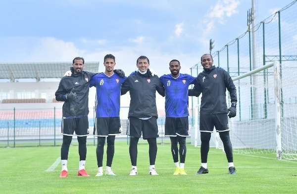 من مران منتخب الإمارات