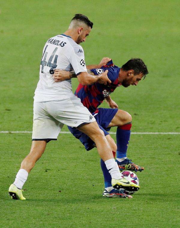 ميسي ومانولاس