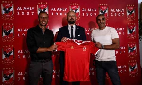 بعد توقيع العقود