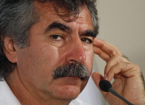 2011-01-202011-01-20t102309z_01_doh506_rtridsp_3_soccer-asian_reuters