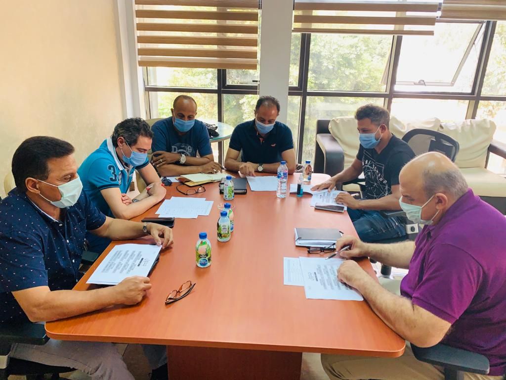 البدري في اجتماعه مع جهاز المنتخب