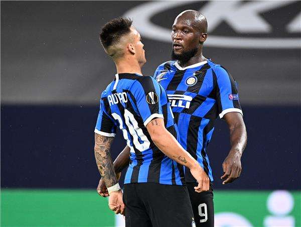 لوكاكو ولاوتارو