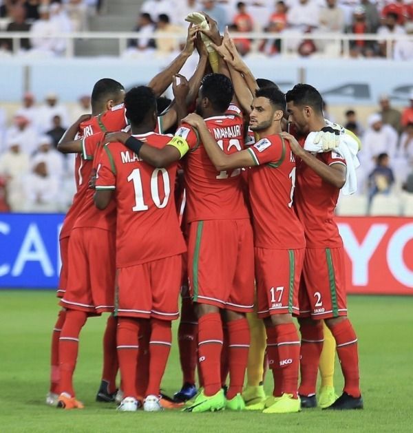 لاعبو عمان