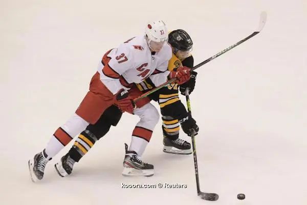?i=reuters%2f2020-08-12%2f2020-08-12t185224z_2043748282_nocid_rtrmadp_3_nhl-stanley-cup-playoffs-carolina-hurricanes-at-boston-bruins_reuters