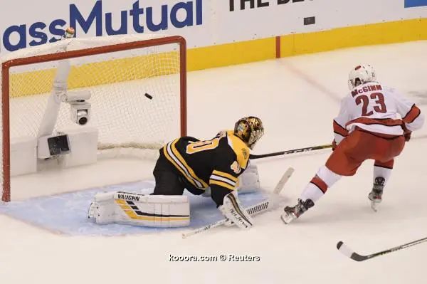 ?i=reuters%2f2020-08-12%2f2020-08-12t164558z_2090578069_nocid_rtrmadp_3_nhl-stanley-cup-playoffs-carolina-hurricanes-at-boston-bruins_reuters