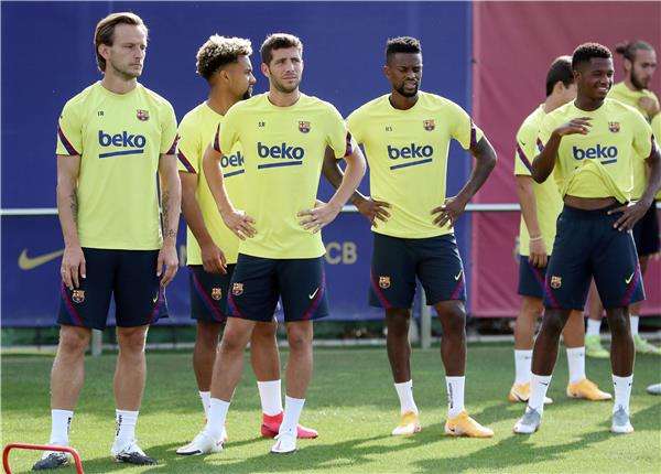 لاعبو برشلونة