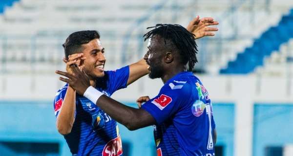 لاعبو المنستيري يحتفلون