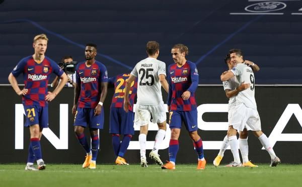 لاعبو برشلونة