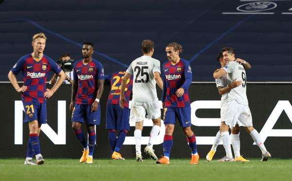 لاعبو برشلونة
