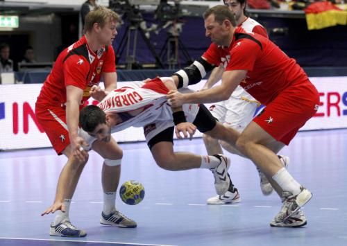 2011-01-242011-01-24t161357z_01_hnd308_rtridsp_3_handball_reuters