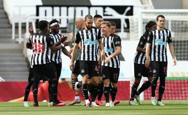 لاعبو نيوكاسل