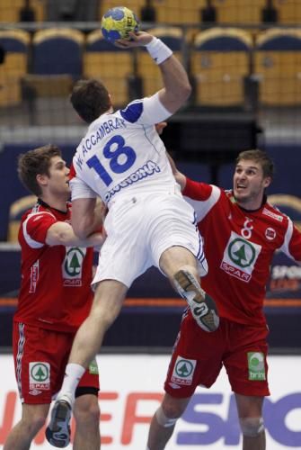 2011-01-242011-01-24t204345z_01_hnd115_rtridsp_3_handball_reuters