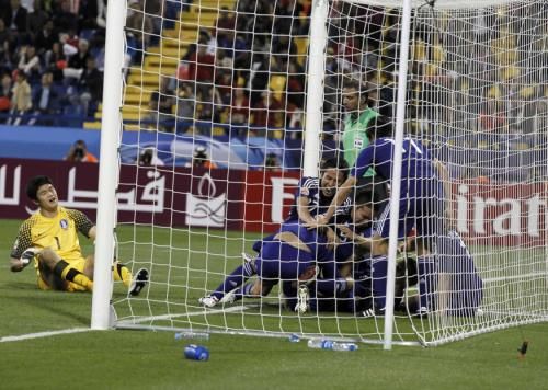 2011-01-252011-01-25t154912z_01_ac752_rtridsp_3_soccer-asian_reuters