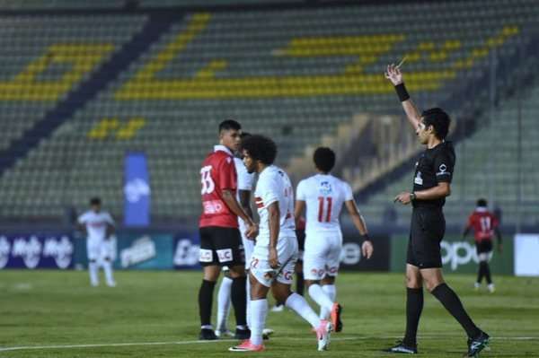 عبد الله جمعة نال الإنذار الثالث أمام مصر