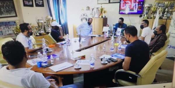 من الاجتماع