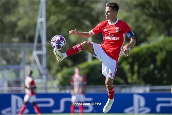 ?i=epa%2fsoccer%2f2020-08%2f2020-08-22%2f2020-08-22-08618259_epa